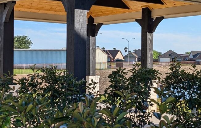 3 beds, 2 baths, 1,300 sqft, $1,675, Unit 163