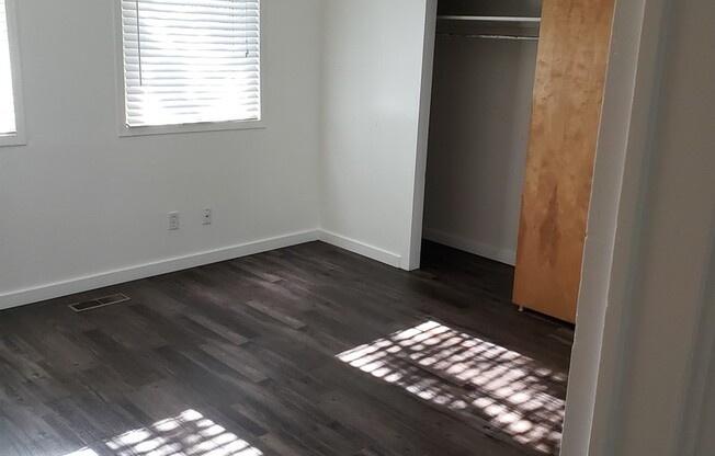 Spacious Duplex - 8 Minute Drive to Boise State University  - 3 bedroom 1 bathroom