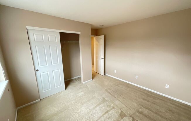 4 beds, 3 baths, $2,550