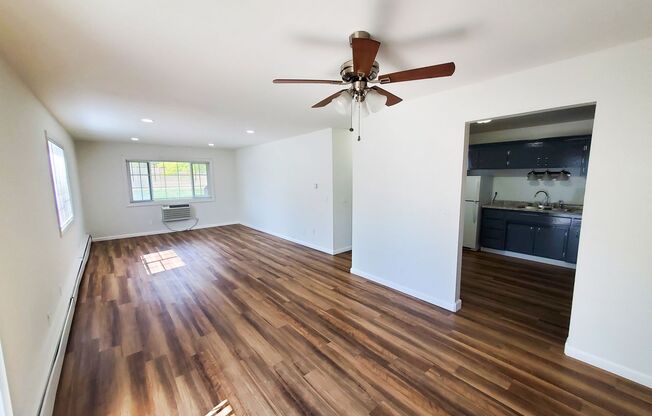 2 beds, 1 bath, 1,027 sqft, $1,299, Unit 5-207