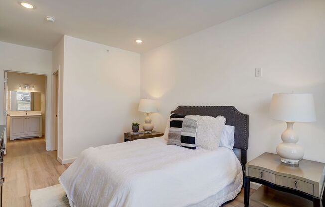 2 beds, 2 baths, 996 sqft, $1,425, Unit 312