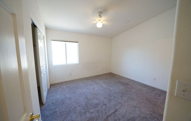 2 beds, 2 baths, $1,595, Unit -Clark County-