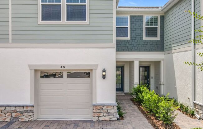 BRAND NEW FOR RENT | 3-Bdrm, 3-Bath Home w/Den in Oviedo Square – Internet & Cable Included! Prime Location!
