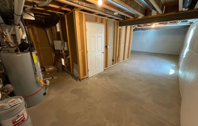 3 beds, 2.5 baths, $2,550