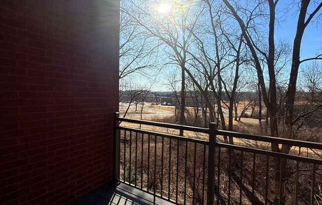 Studio, 1 bath, 563 sqft, $1,550, Unit 104-212