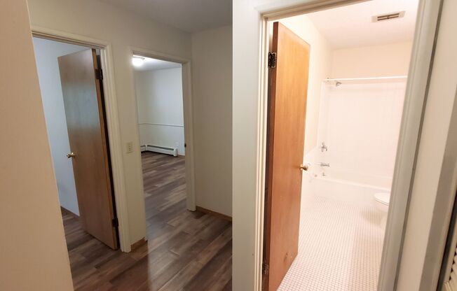 2 beds, 1 bath, $1,300, Unit 301