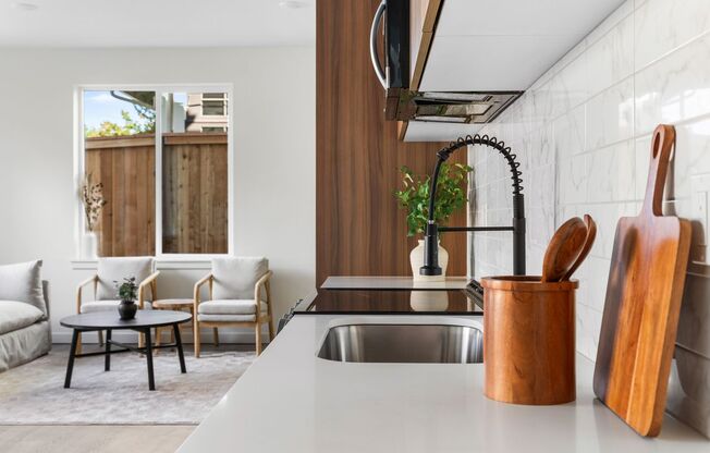 *1 MONTH FREE RENT* A 2bd/2bath Modern Townhome in Portland’s Vibrant Hollywood District