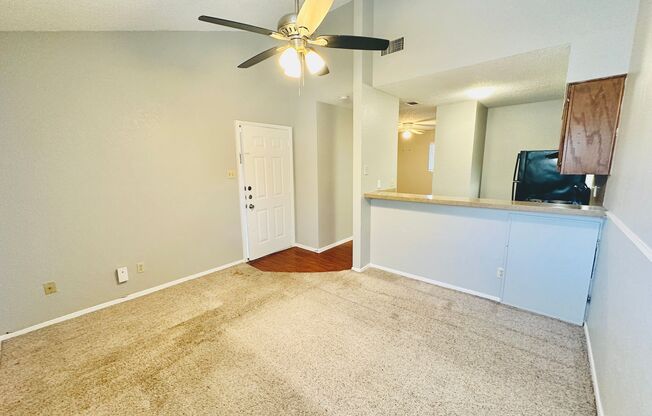 Studio, 1 bath, 500 sqft, $750, Unit 210