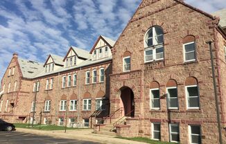 Studio, One and Two Bedroom Apartments Near Downtown Sioux Falls