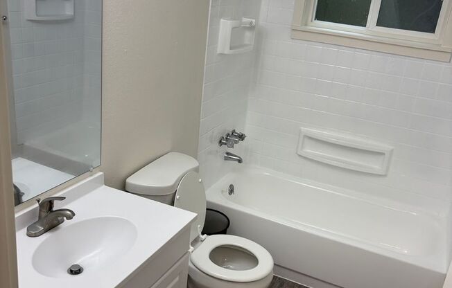 2 beds, 1 bath, 900 sqft, $1,495, Unit 41