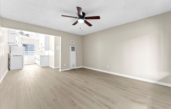 531 W HYDE PARK BLVD