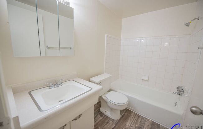 2 beds, 1 bath, 790 sqft, $1,325, Unit 18
