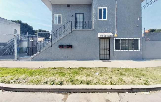 7053 3 AVE