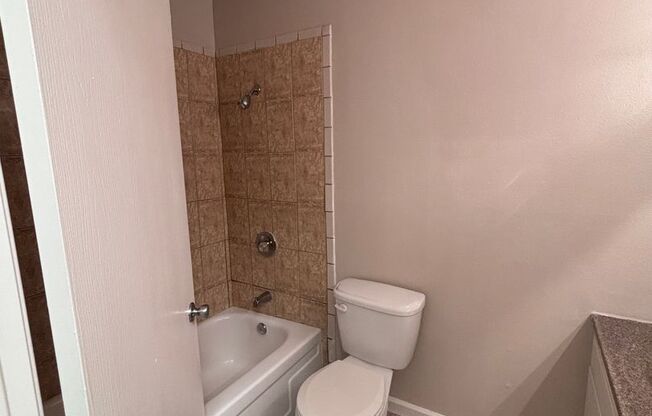 1 bed, 1 bath, 704 sqft, $1,345, Unit 16