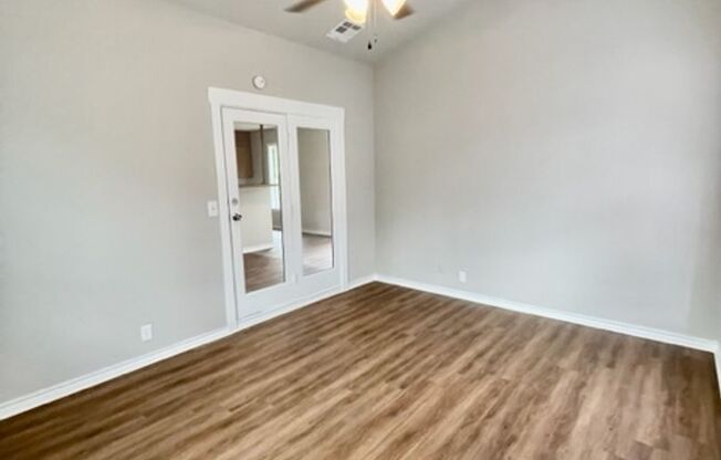 3 beds, 1 bath, $1,550