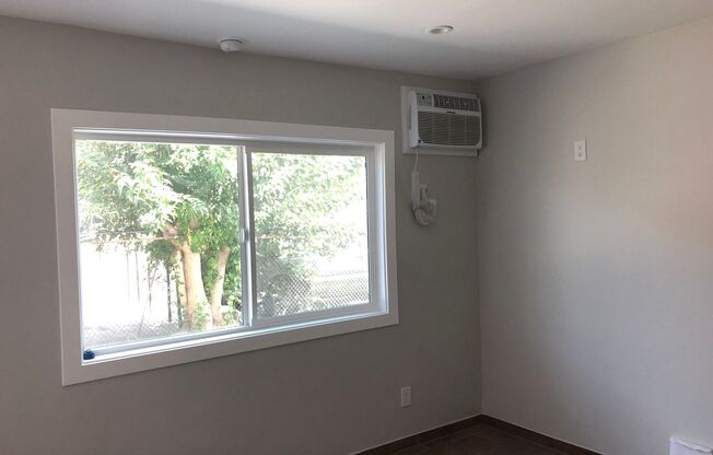 2 beds, 1 bath, $2,700