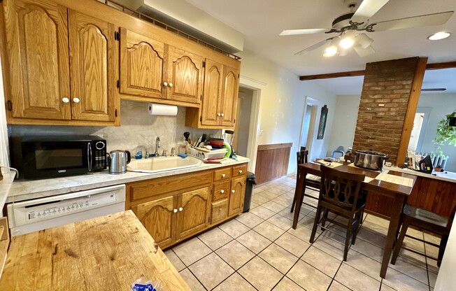 8 MENDELSSOHN ST