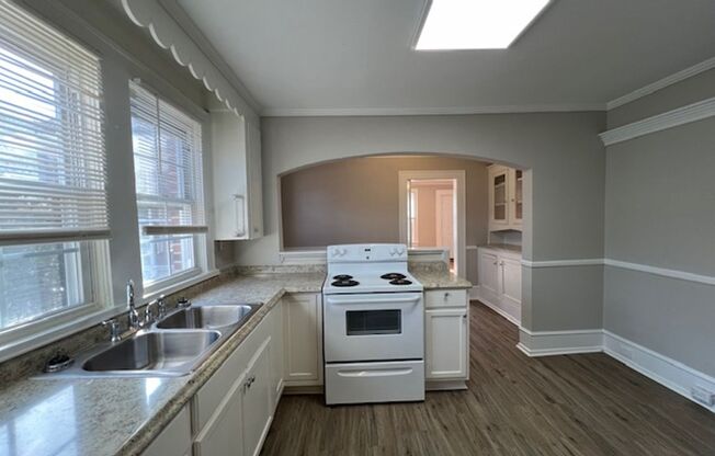 3BR/ 2BA Brick home convenient to Cherrydale!