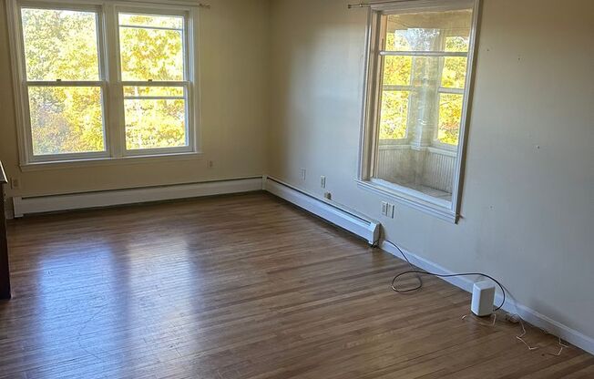 2 beds, 1 bath, $1,700, Unit 1