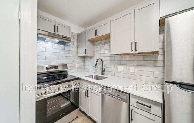 3167 E 49 ST