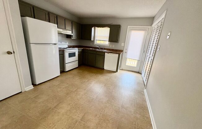 2 beds, 1 bath, 750 sqft, $1,045, Unit B-503C4