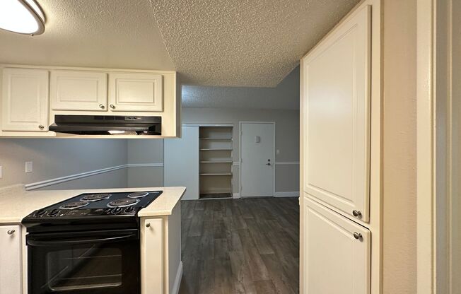 1 bed, 1 bath, 650 sqft, $1,525, Unit 494203