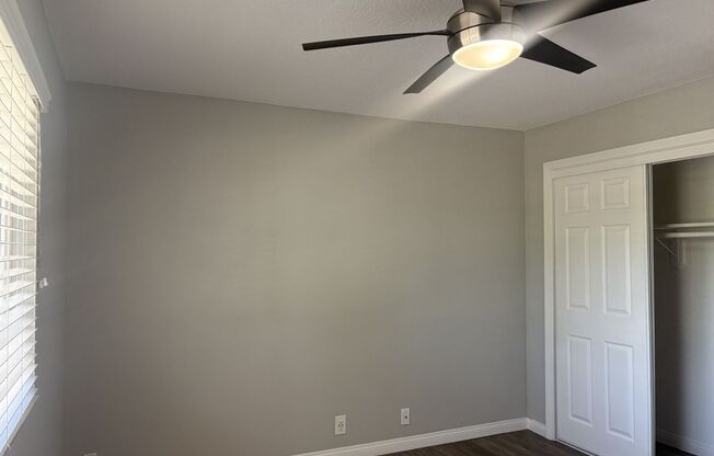 2 beds, 1 bath, 865 sqft, $2,635, Unit 300-15