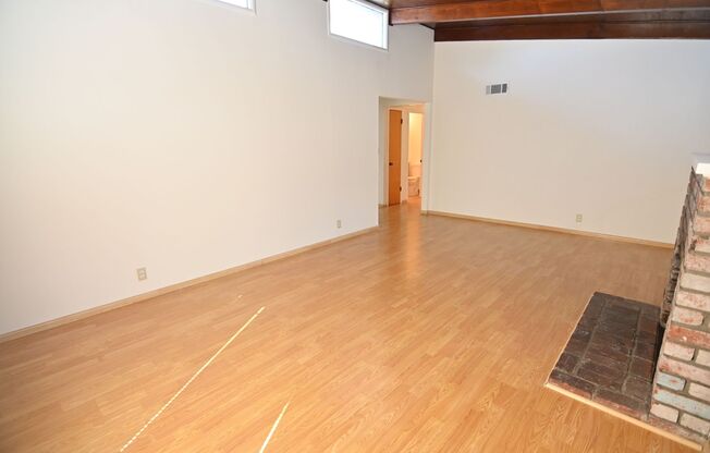 Central Santa Clara Location, 3/2 with AC