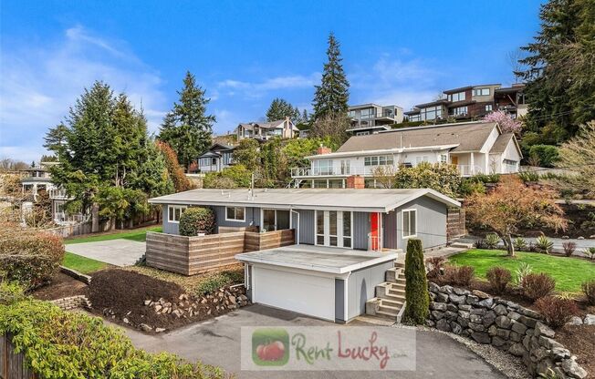 VIEWS, VIEWS, VIEWS!! Stunning & LARGE 4-Bedroom Home with A/C in HOUGHTON!