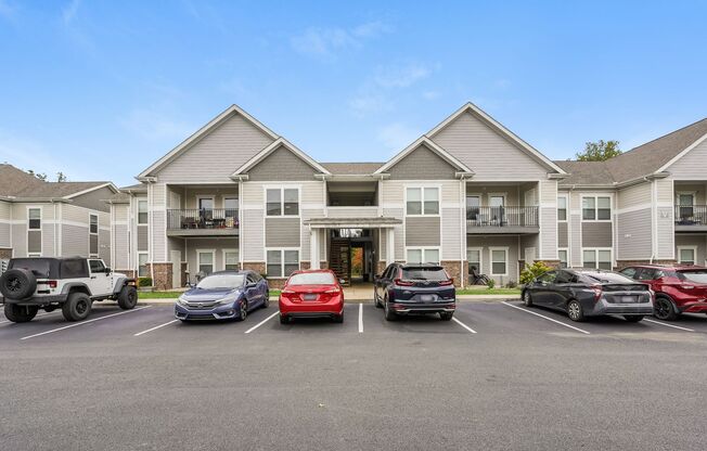 3 beds, 2 baths, 1,440 sqft, $1,770, Unit O107