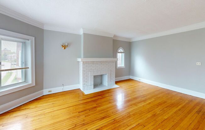 3 beds, 1 bath, 1,260 sqft, $1,275