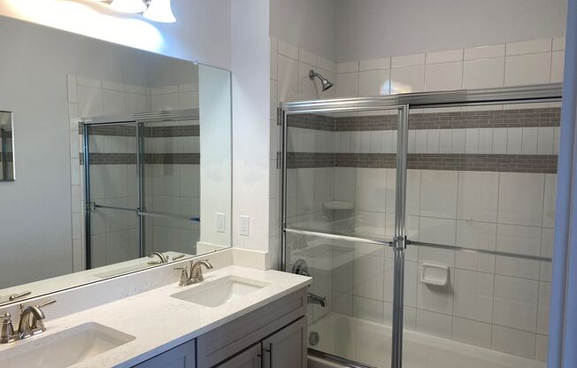 1 bed, 1 bath, 900 sqft, $2,250, Unit 0917