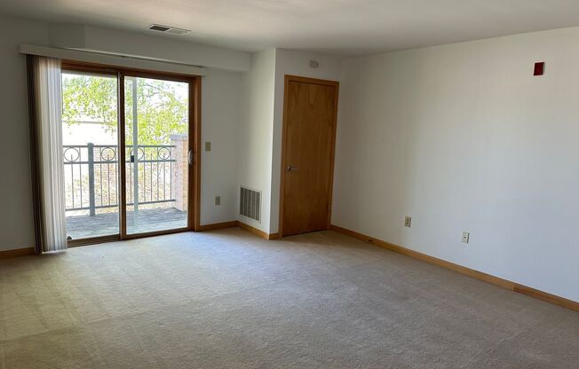 1 bed, 1.5 baths, 817 sqft, $1,295, Unit 2802-307