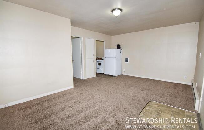 942 E 18 AVE
