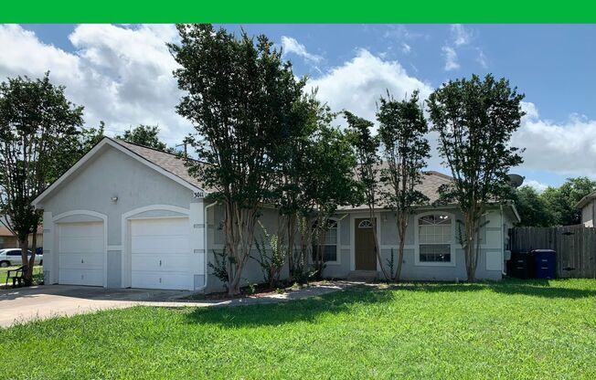 3/2/1 Duplex / Luxury Vinyl Plank - NO Carpet!! Close to IH 35 for commuters. 1 Month Free Rent.