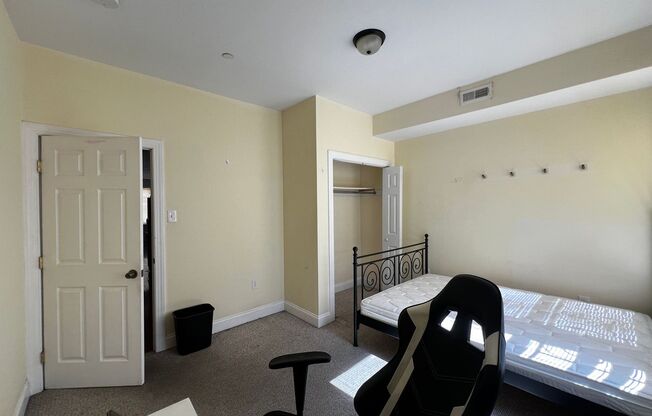 676 N 33rd st - 2