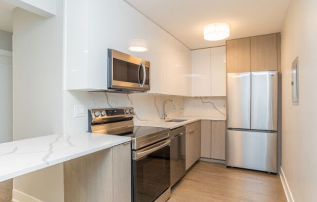 Spacious 1 Bed in Great Old Town Location
