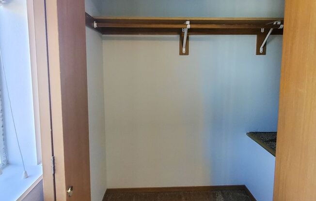 2 beds, 1.5 baths, 896 sqft, $1,495, Unit 660 LaSalle Street #1