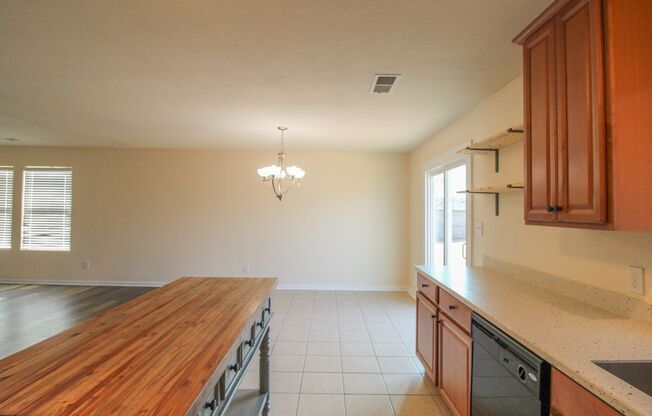 3 beds, 2 baths, $1,700