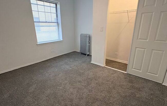3 beds, 1 bath, 1,003 sqft, $1,350, Unit CA 127.5-1W