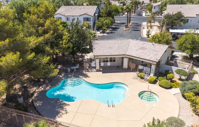 2 beds, 2 baths, $1,300, Unit Bldg 11