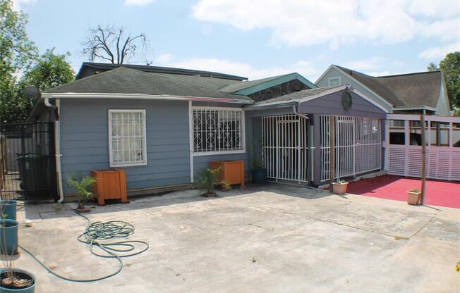 7014 FAIRWAY DR