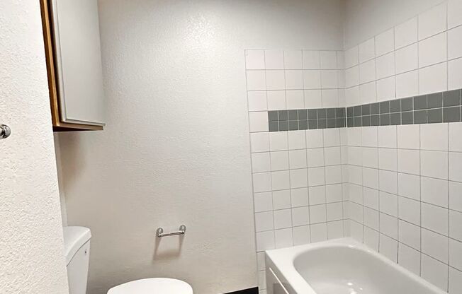 2 beds, 1 bath, 902 sqft, $1,375, Unit W - 053