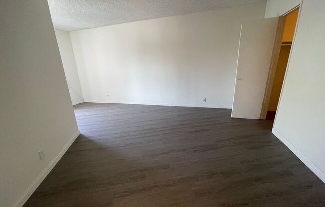 1 bed, 1 bath, 987 sqft, $2,095