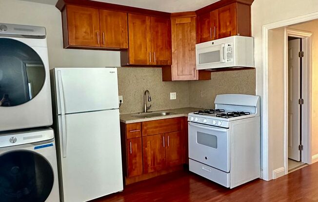 2 beds, 1 bath, $1,850