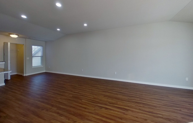 2 beds, 1 bath, 1,233 sqft, $1,670, Unit 3