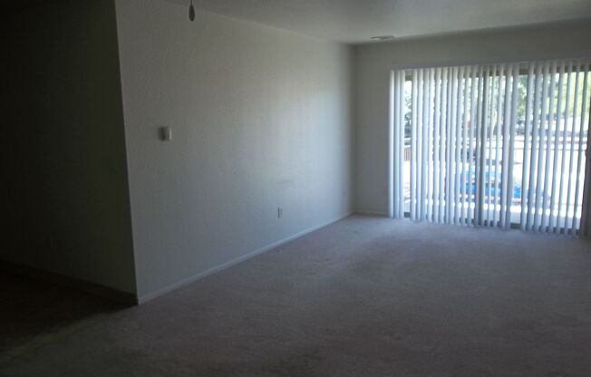 2 beds, 1 bath, 750 sqft, $1,400, Unit 3