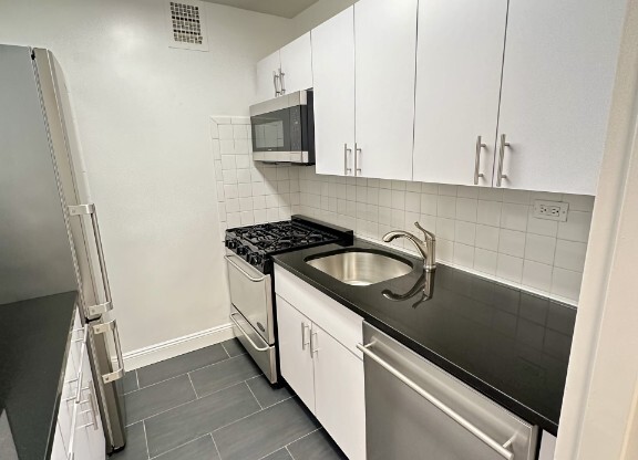 1 bed, 1 bath, $3,695, Unit 4A