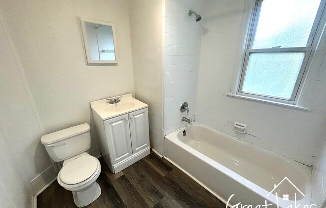 3 beds, 1 bath, $1,050