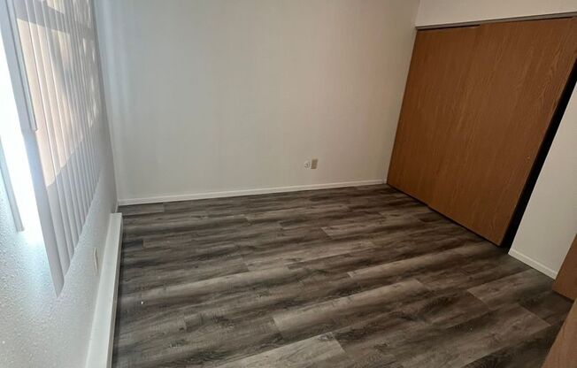 1 bed, 1 bath, 550 sqft, $700, Unit Unit 5